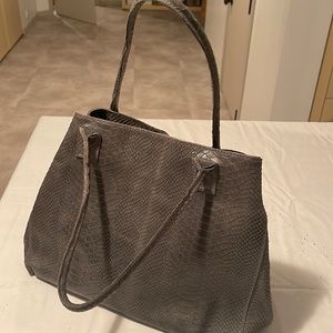 Gray Beautiful leather bag.